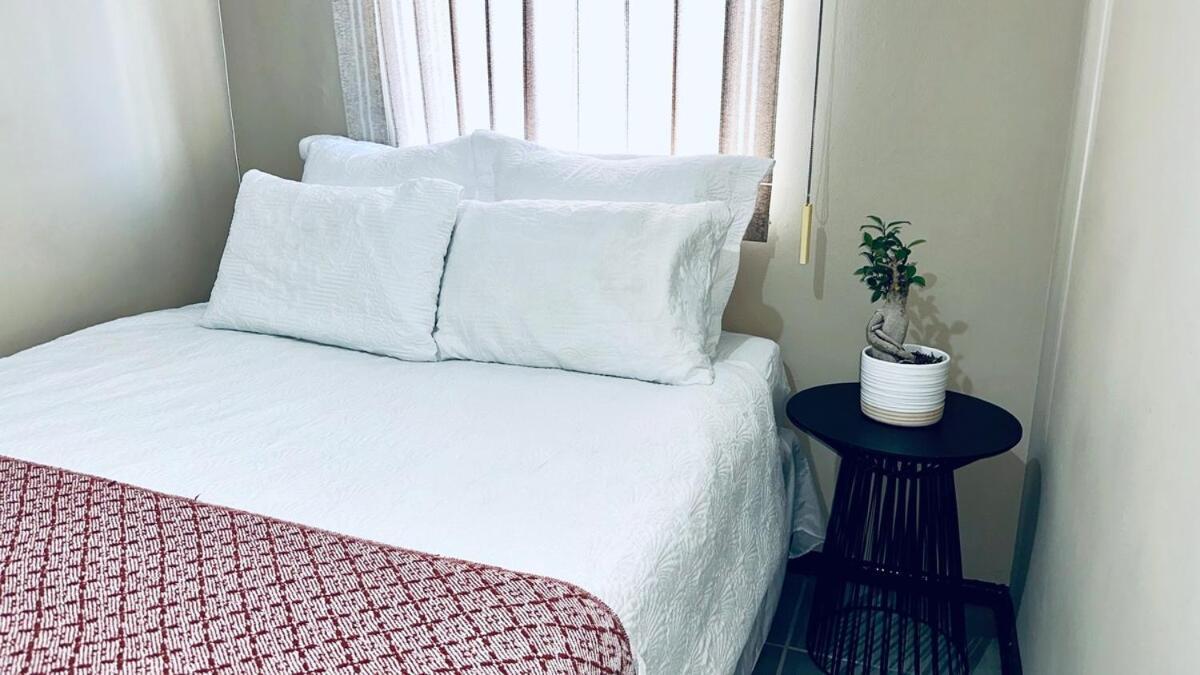 20 On Asrin Mews Homestay Cape Town
