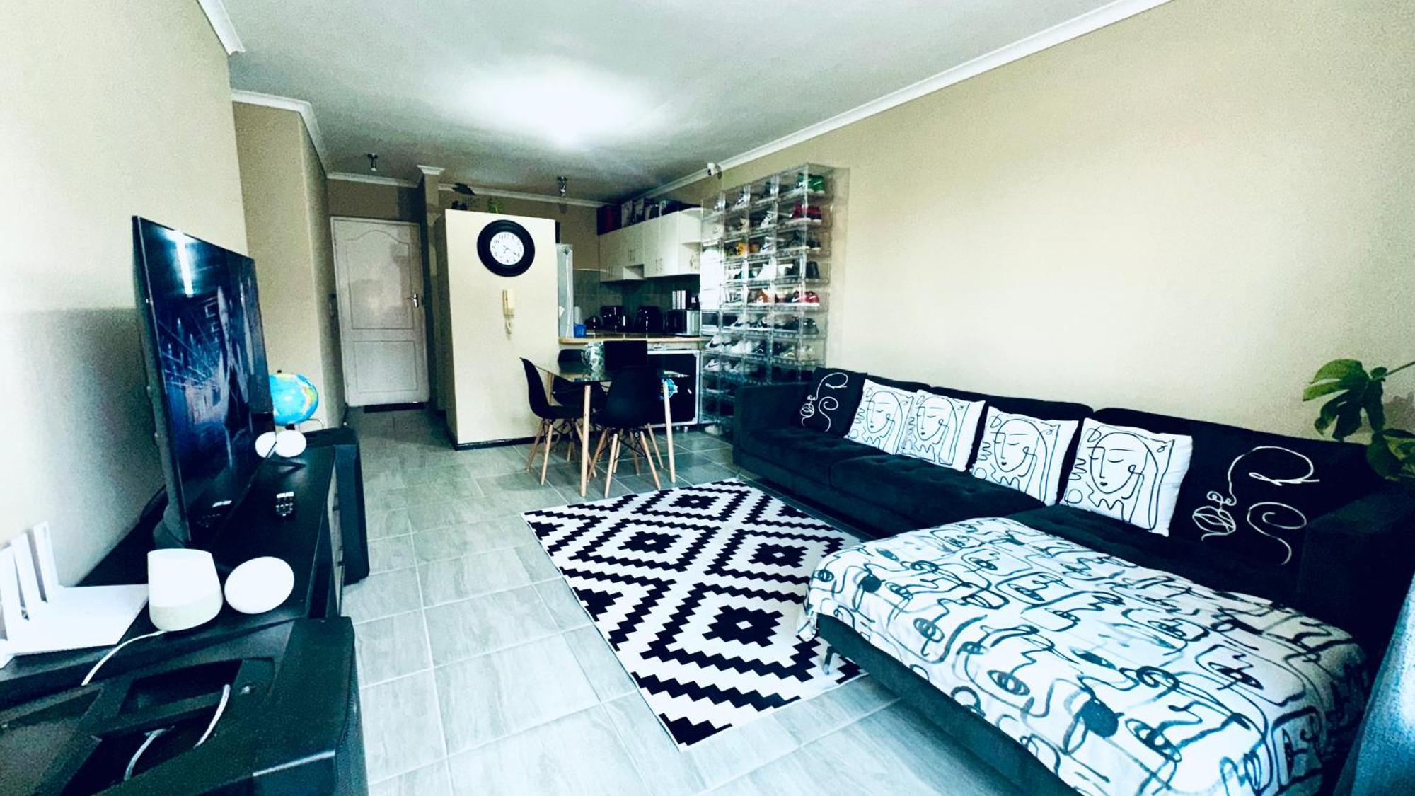 20 On Asrin Mews Homestay Cape Town
